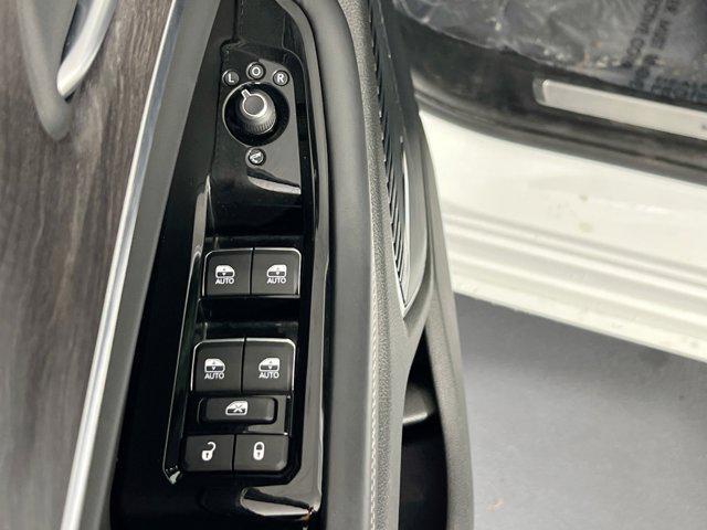 used 2022 Jeep Grand Cherokee car, priced at $37,605