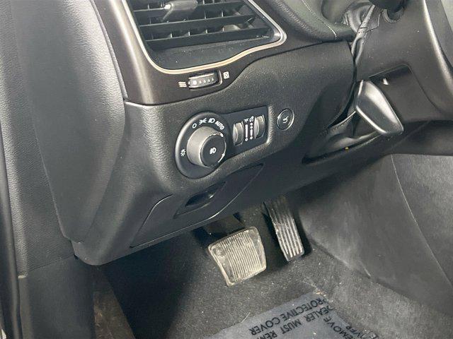 used 2022 Jeep Cherokee car, priced at $27,057