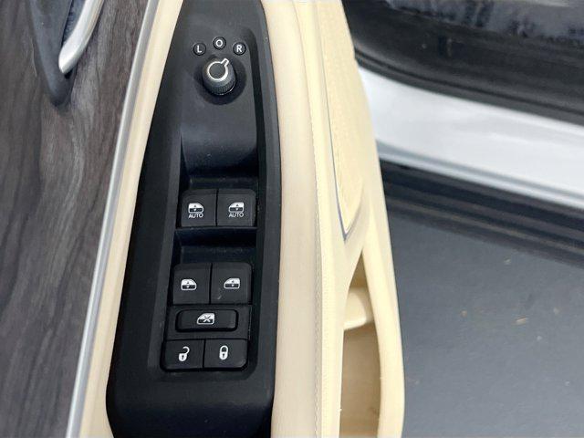 used 2022 Jeep Grand Cherokee car, priced at $32,203