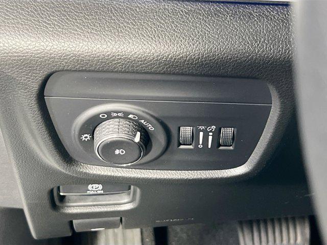 used 2022 Jeep Grand Cherokee car, priced at $40,272