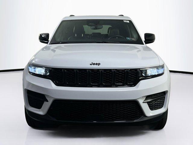 used 2022 Jeep Grand Cherokee car, priced at $34,417