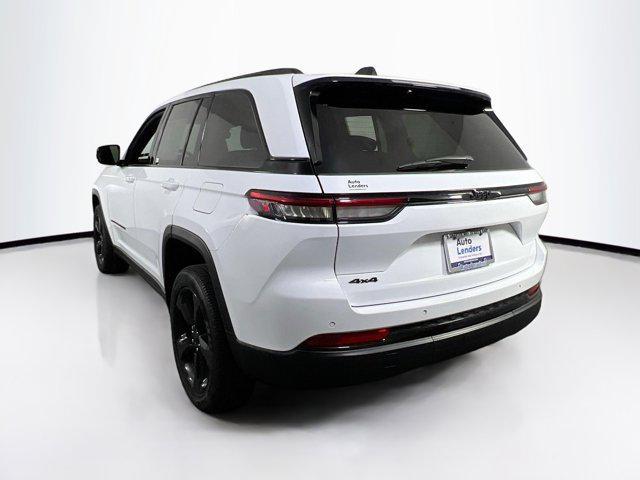 used 2022 Jeep Grand Cherokee car, priced at $34,417