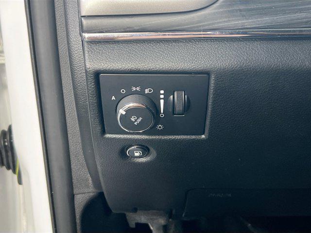 used 2022 Jeep Grand Cherokee car, priced at $28,149