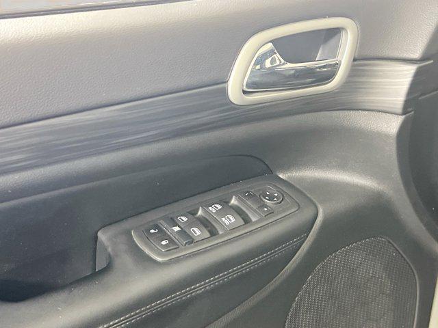 used 2022 Jeep Grand Cherokee car, priced at $28,174