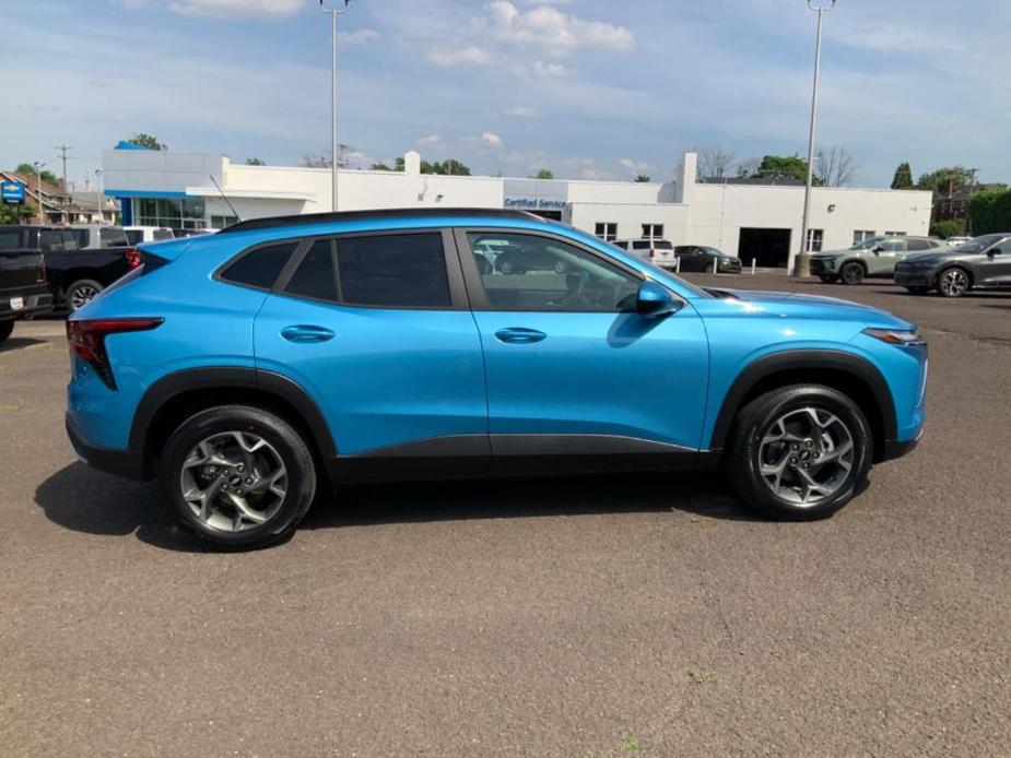 new 2025 Chevrolet Trax car, priced at $25,374