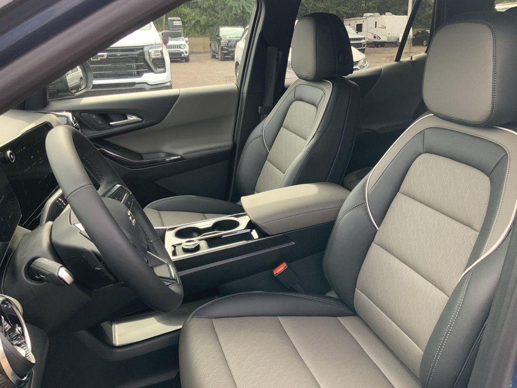 new 2026 Chevrolet Equinox car, priced at $34,207