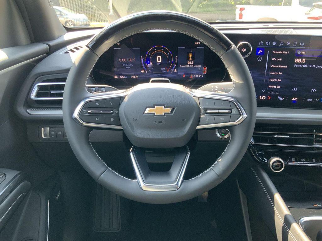 new 2025 Chevrolet Traverse car, priced at $48,670