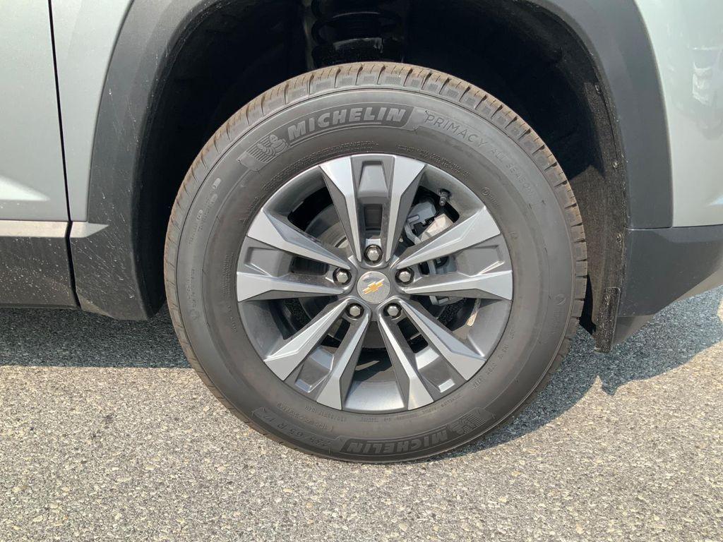 new 2026 Chevrolet Equinox car, priced at $33,651