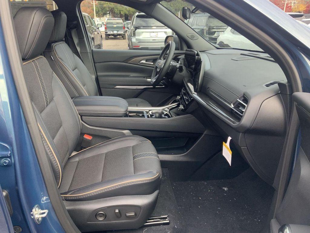 new 2026 Chevrolet Traverse car, priced at $58,544