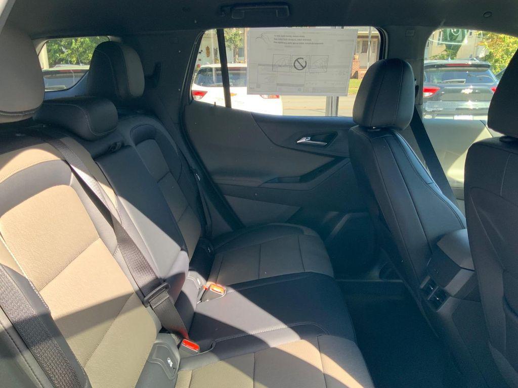 new 2026 Chevrolet Equinox car, priced at $32,768