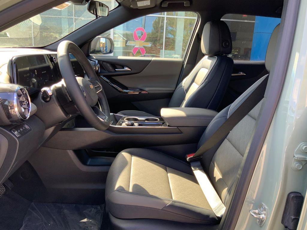 new 2026 Chevrolet Equinox car, priced at $32,768