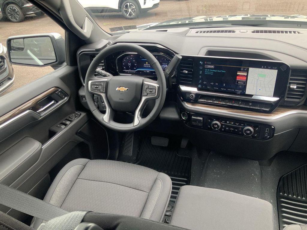 new 2025 Chevrolet Silverado 1500 car, priced at $46,257