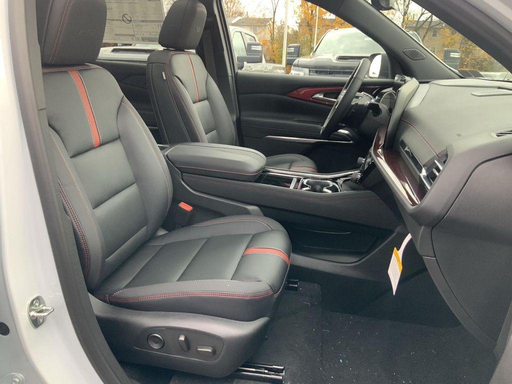 new 2026 Chevrolet Traverse car, priced at $61,339