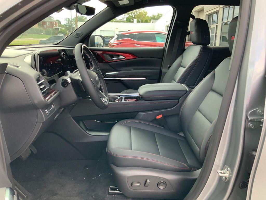 new 2026 Chevrolet Traverse car, priced at $55,955