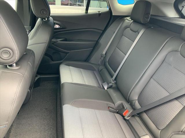 new 2025 Chevrolet Trax car, priced at $24,940