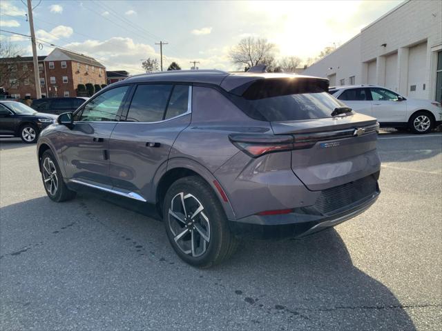 new 2025 Chevrolet Equinox car, priced at $43,295