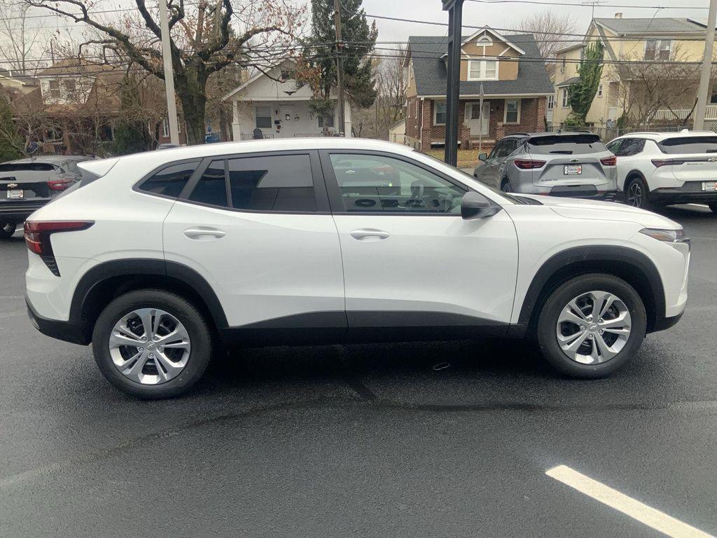 new 2026 Chevrolet Trax car, priced at $23,127