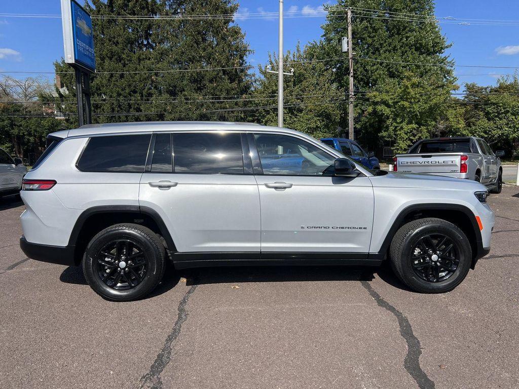 used 2022 Jeep Grand Cherokee L car, priced at $31,995