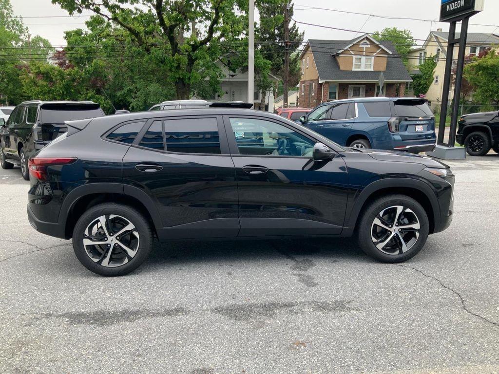 used 2025 Chevrolet Trax car, priced at $23,995