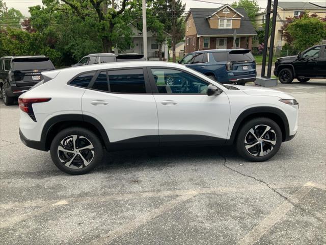 new 2025 Chevrolet Trax car, priced at $24,290