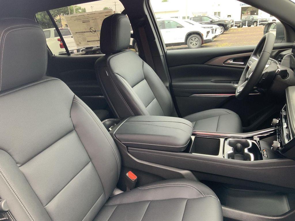 new 2026 Chevrolet Traverse car, priced at $46,170