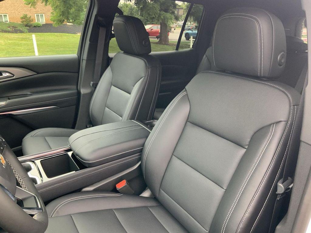 new 2026 Chevrolet Traverse car, priced at $46,170