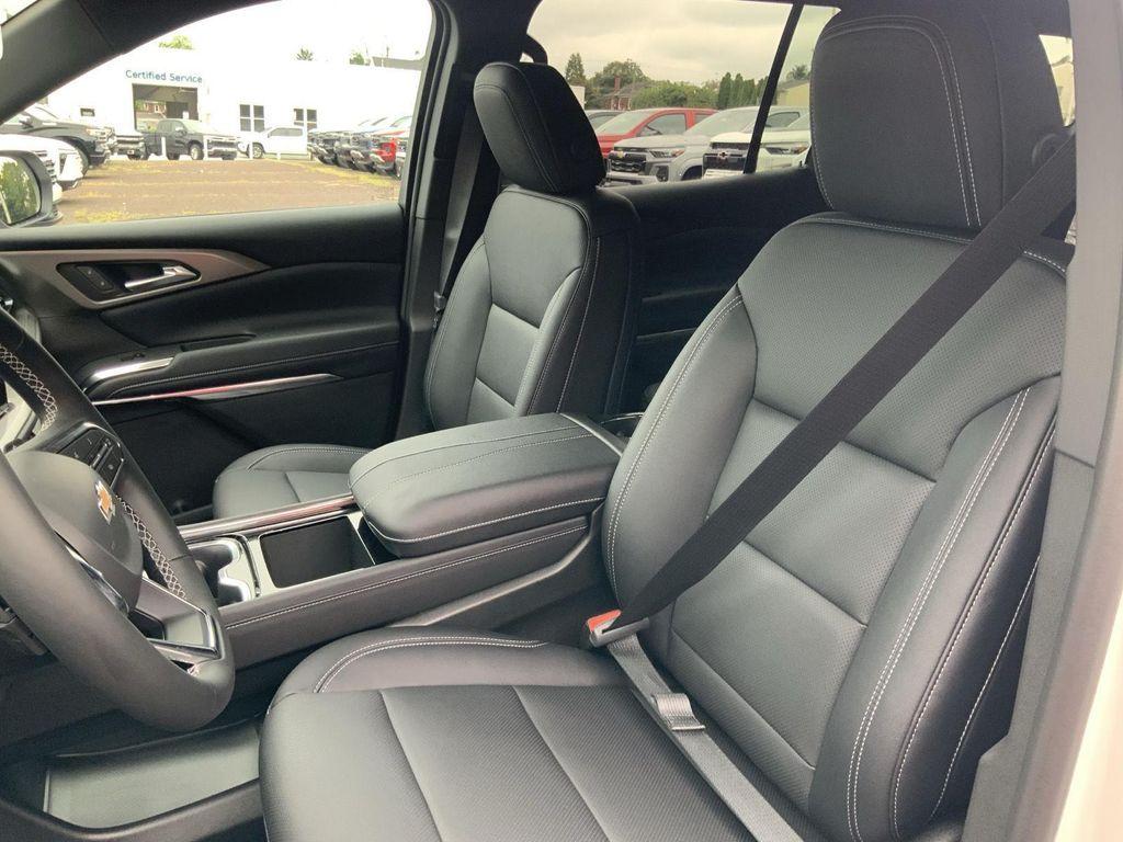 new 2026 Chevrolet Traverse car, priced at $46,170