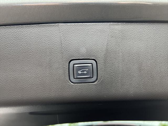 used 2022 Chevrolet Traverse car, priced at $34,295