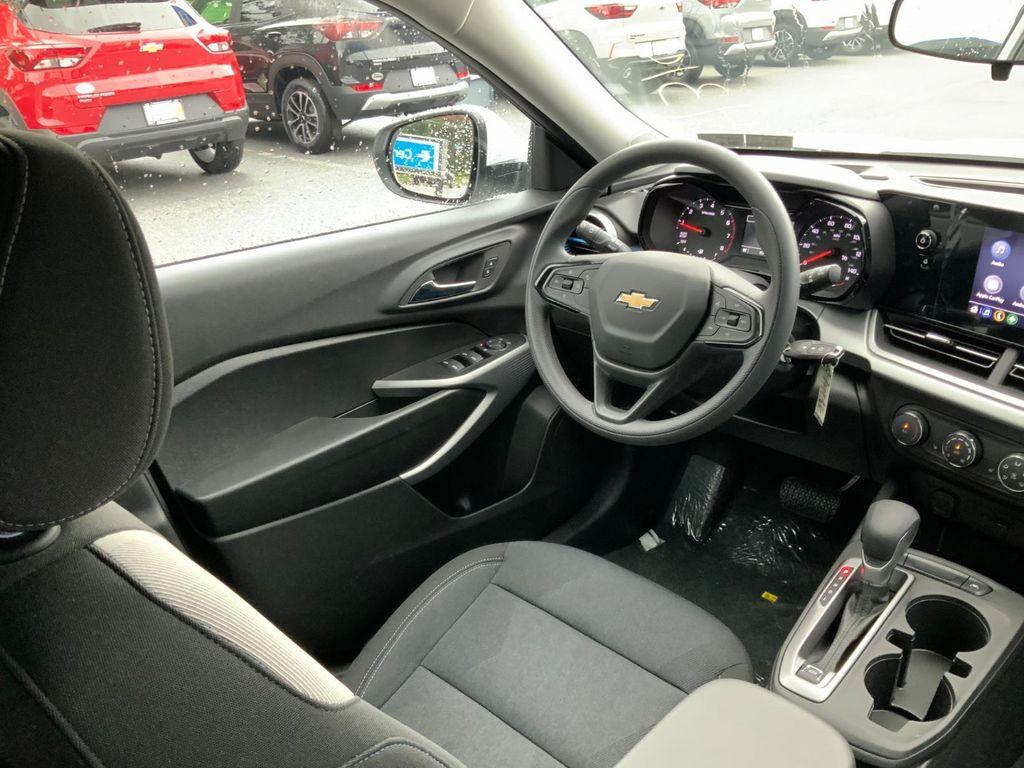 new 2025 Chevrolet Trax car, priced at $23,325