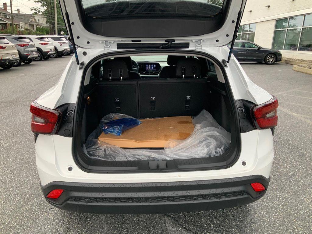 new 2025 Chevrolet Trax car, priced at $23,325