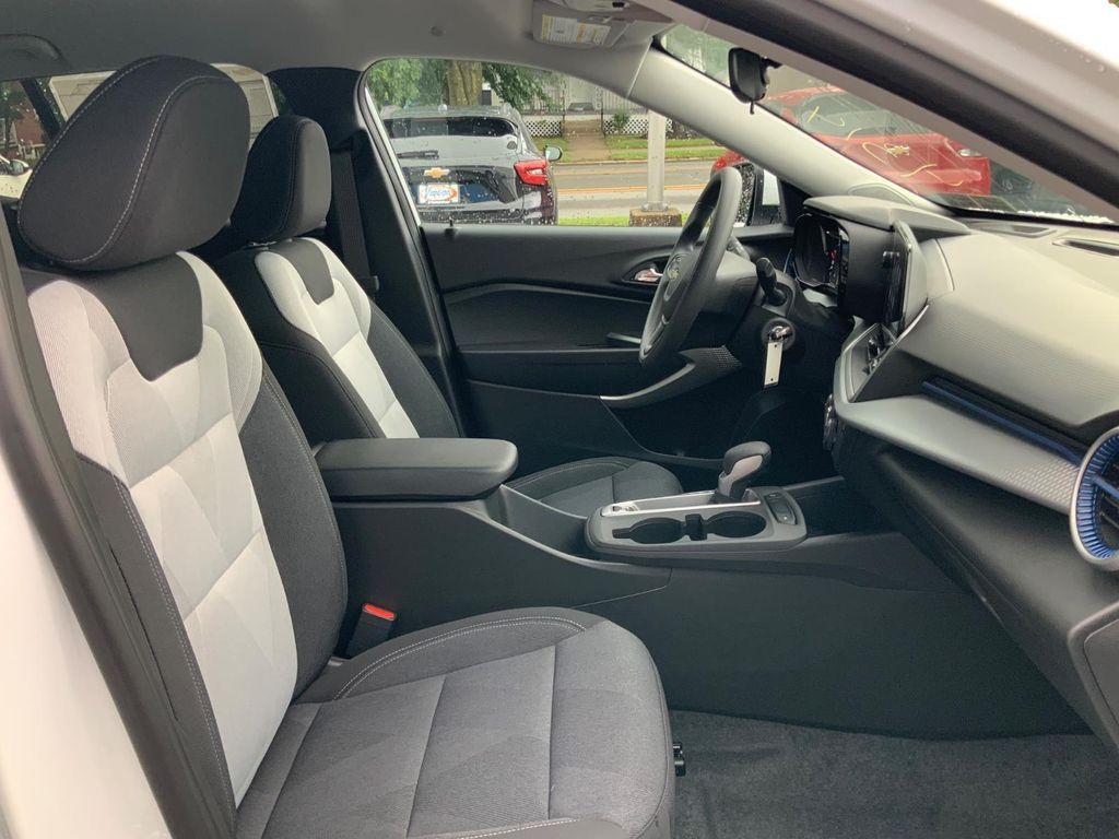 new 2025 Chevrolet Trax car, priced at $23,325