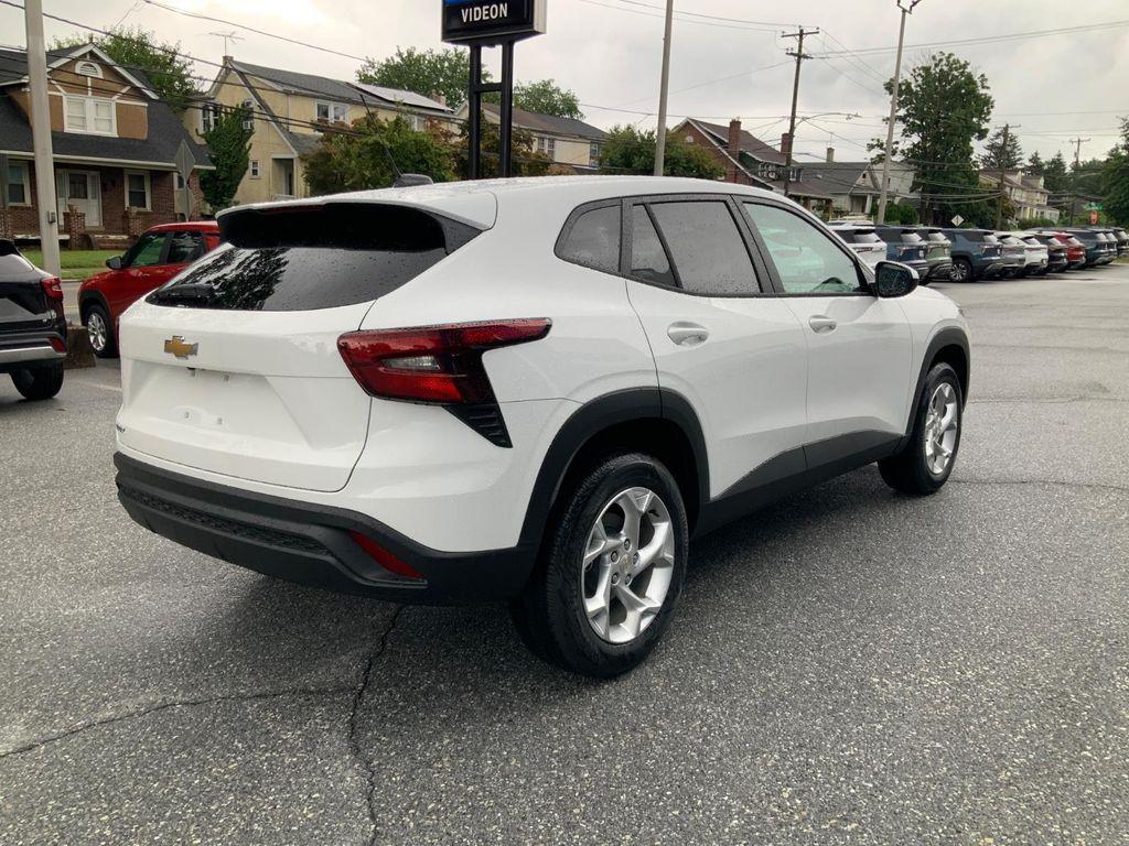 new 2025 Chevrolet Trax car, priced at $23,325