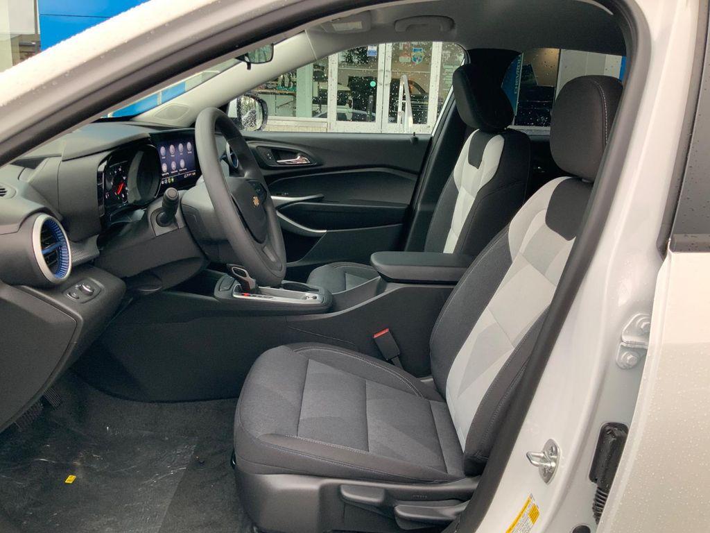 new 2025 Chevrolet Trax car, priced at $23,325