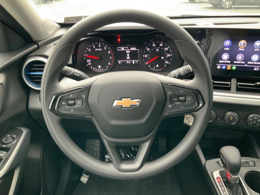 new 2025 Chevrolet Trax car, priced at $23,325