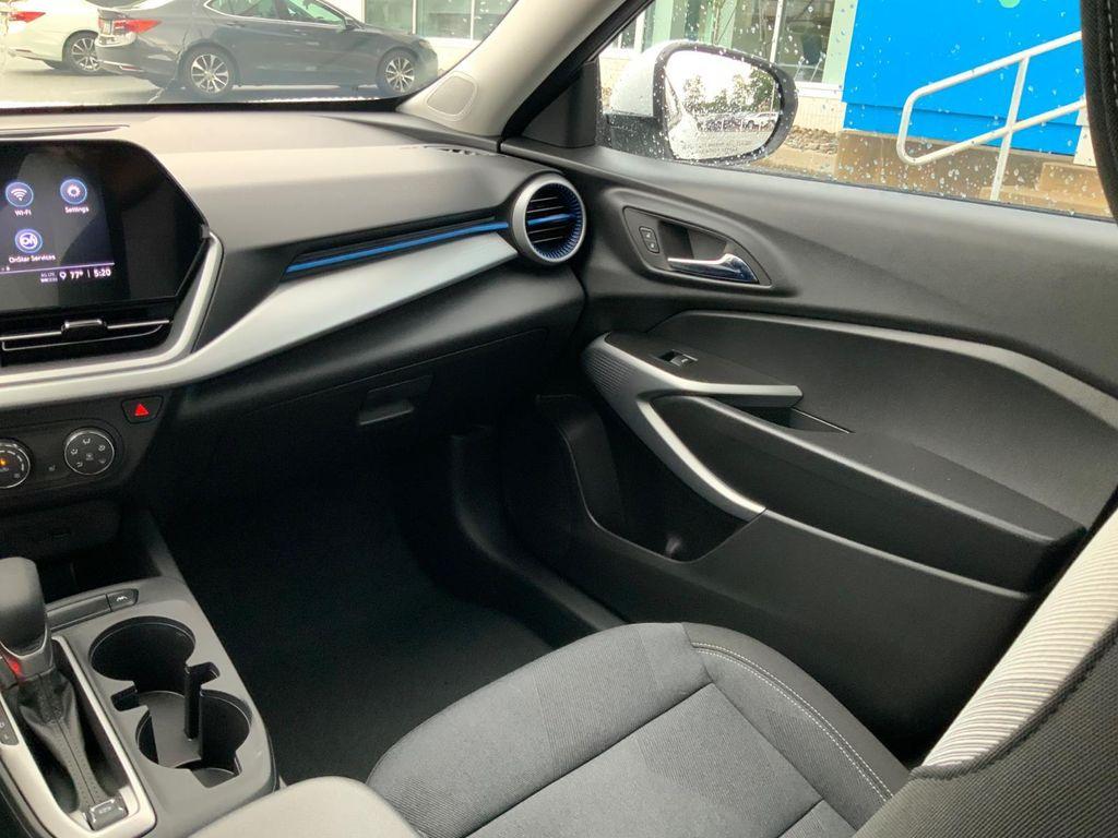 new 2025 Chevrolet Trax car, priced at $23,325