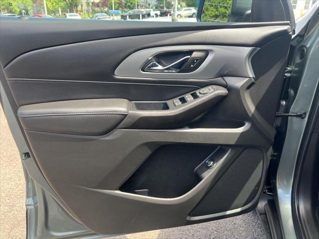 used 2022 Chevrolet Traverse car, priced at $31,995
