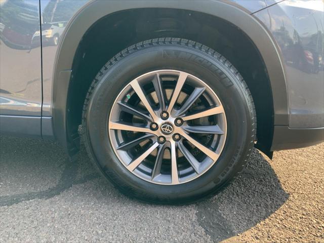 used 2018 Toyota Highlander car, priced at $26,745
