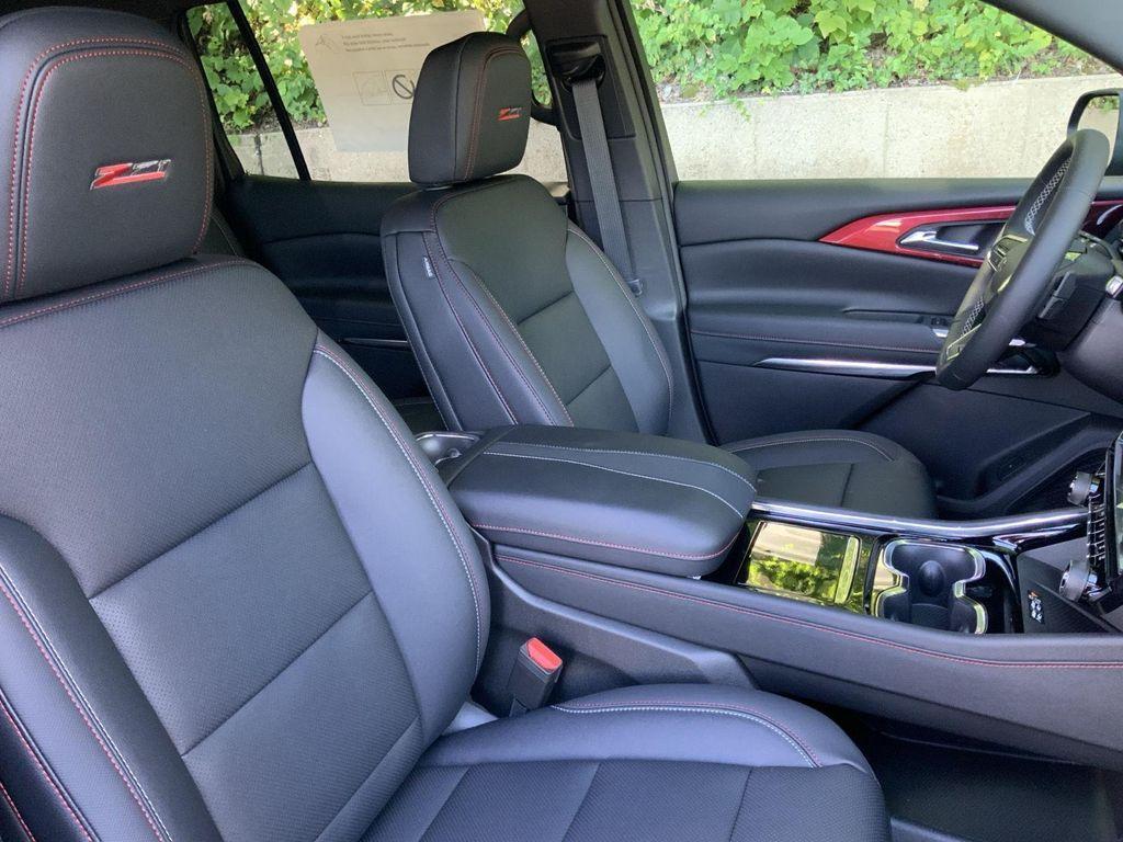 new 2026 Chevrolet Traverse car, priced at $52,090