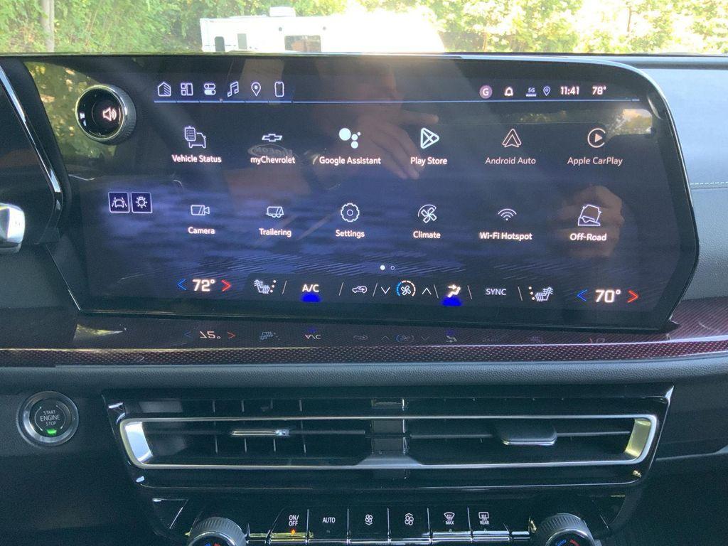 new 2026 Chevrolet Traverse car, priced at $52,090