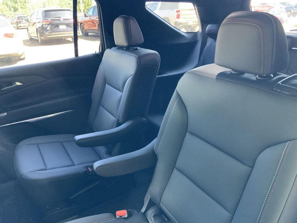 new 2026 Chevrolet Traverse car, priced at $52,090