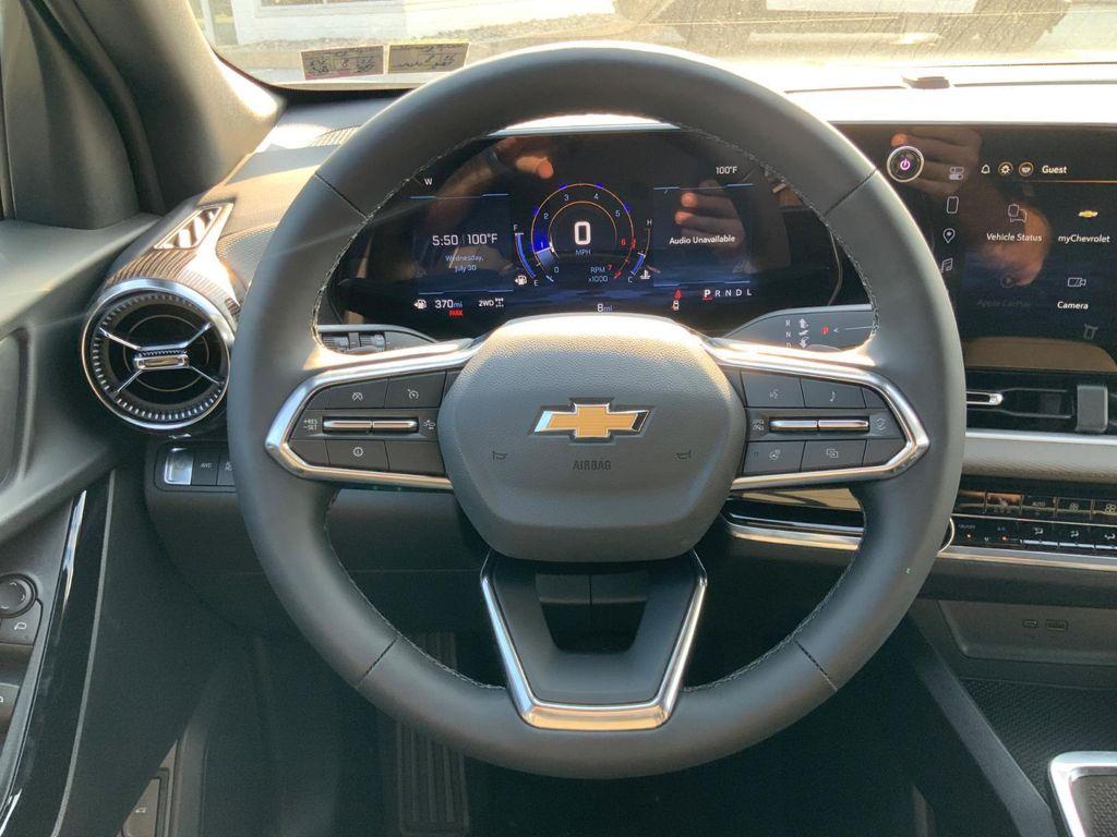 new 2026 Chevrolet Equinox car, priced at $32,270