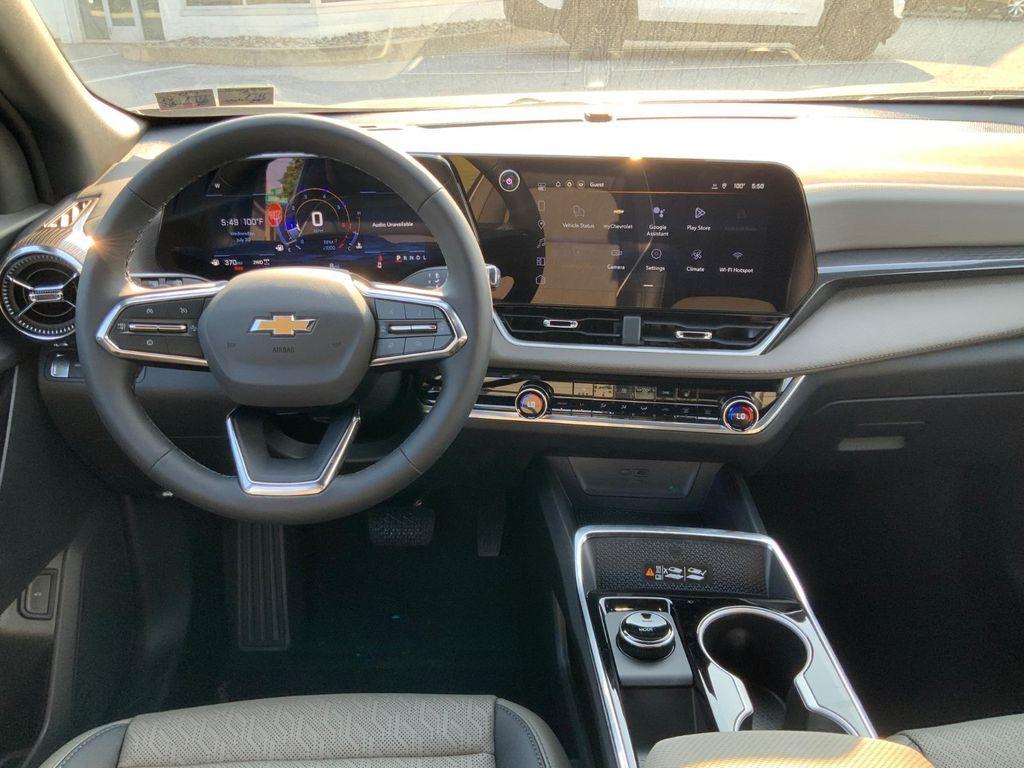 new 2026 Chevrolet Equinox car, priced at $32,270