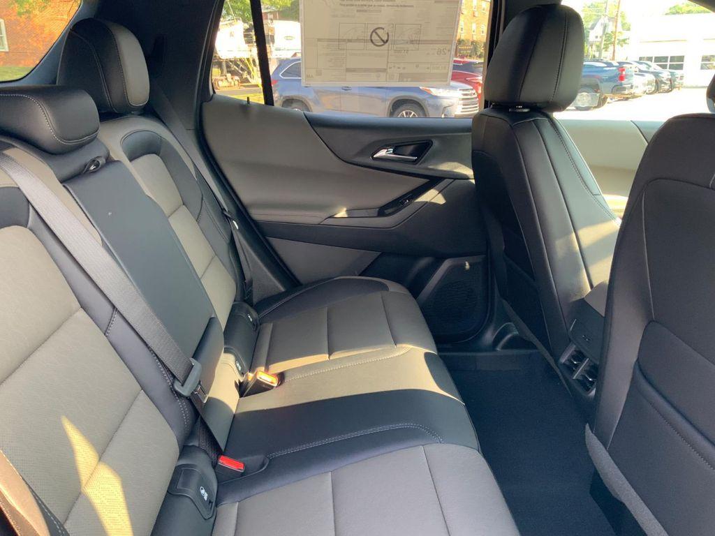 new 2026 Chevrolet Equinox car, priced at $32,270