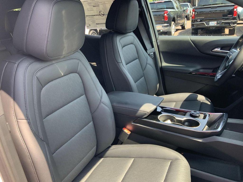new 2026 Chevrolet Equinox car, priced at $33,383