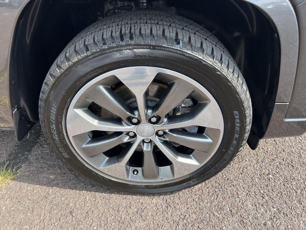 used 2019 Jeep Cherokee car, priced at $17,495