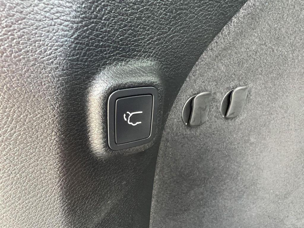used 2019 Jeep Cherokee car, priced at $17,495