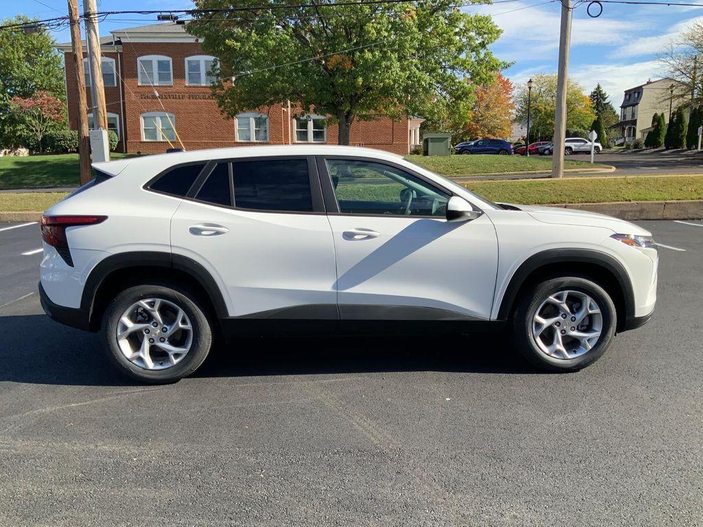 new 2026 Chevrolet Trax car, priced at $23,688