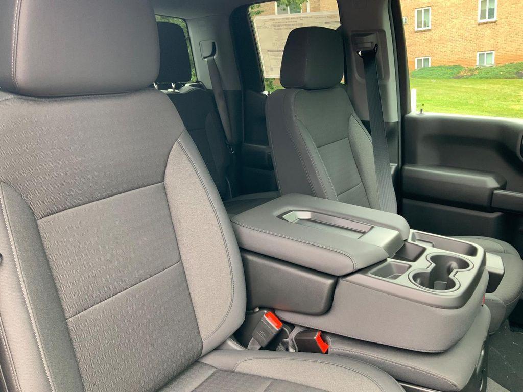 new 2025 Chevrolet Silverado 1500 car, priced at $41,583