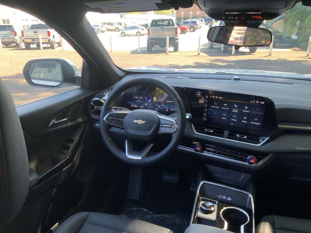 new 2026 Chevrolet Equinox car, priced at $32,768