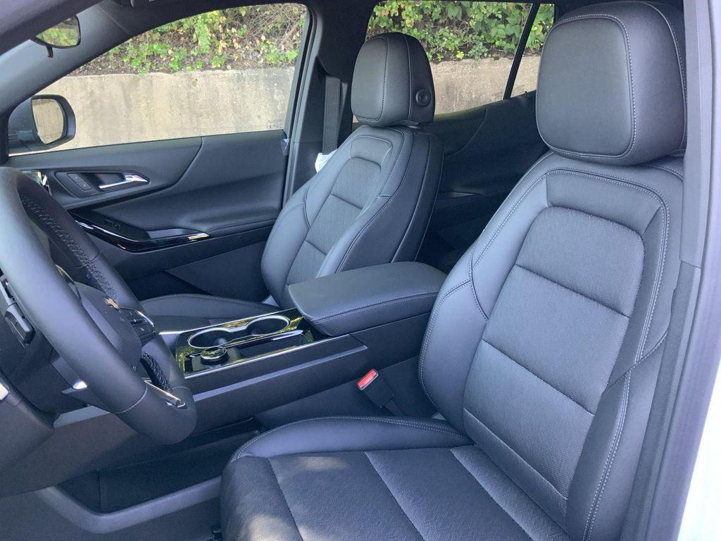 new 2026 Chevrolet Equinox car, priced at $32,768